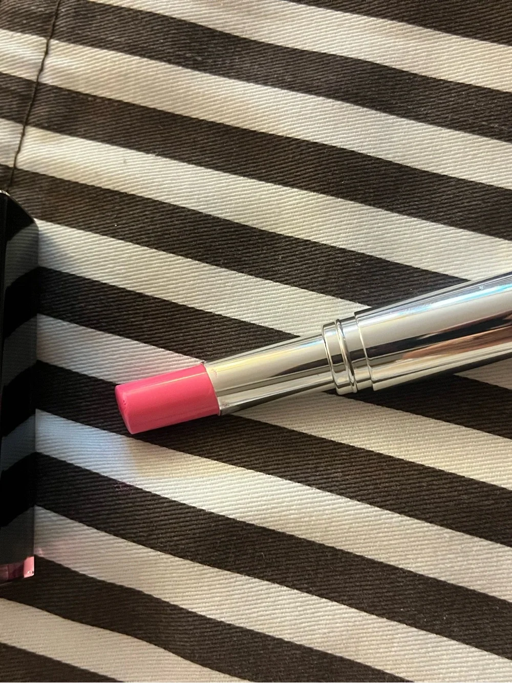 Dior Pink Lipstick – Luxury Hydrating Lip Color 487  Bubble